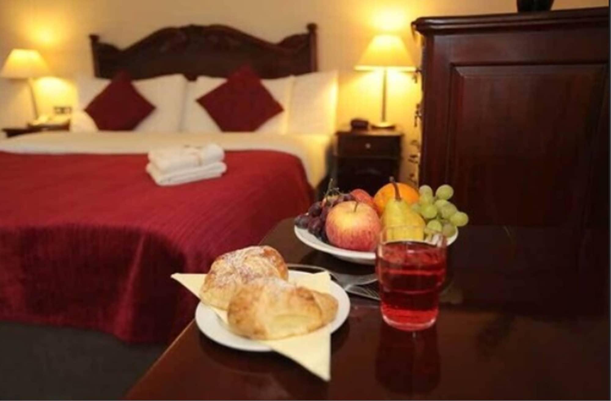 Killarney Riverside Hotel ภายนอก รูปภาพ