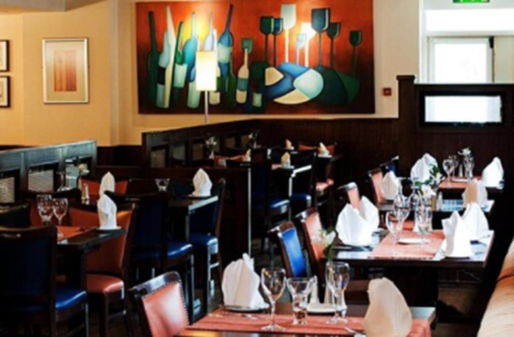 Killarney Riverside Hotel ภายนอก รูปภาพ
