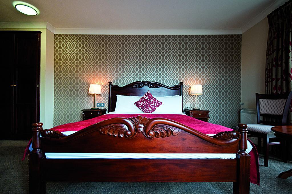 Killarney Riverside Hotel ภายนอก รูปภาพ