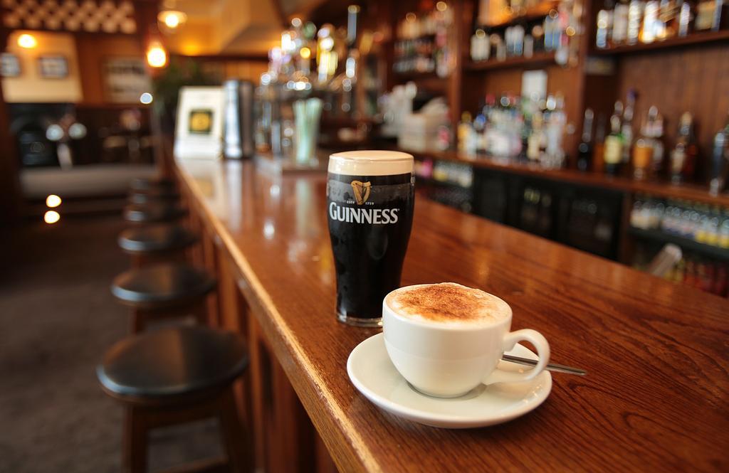 Killarney Riverside Hotel ภายนอก รูปภาพ